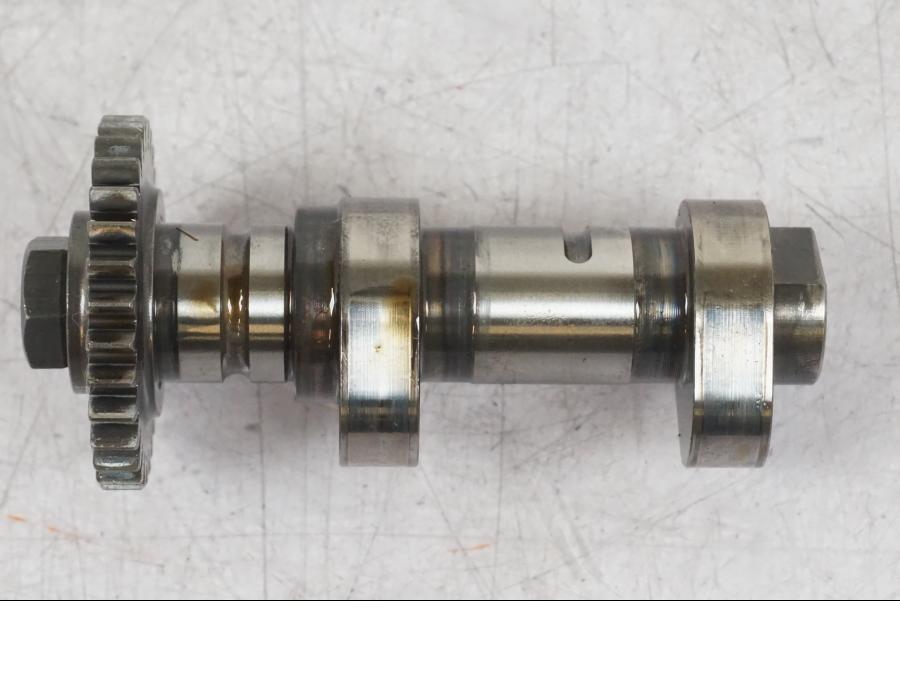 Höger sida på Kamaxel från en BMW R 1200 GS -2018 motorcykel.