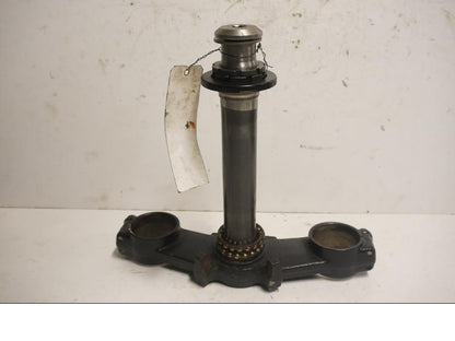 Framsidan på Gaffelkrona från en Kawasaki Z 750 -2008 motorcykel.