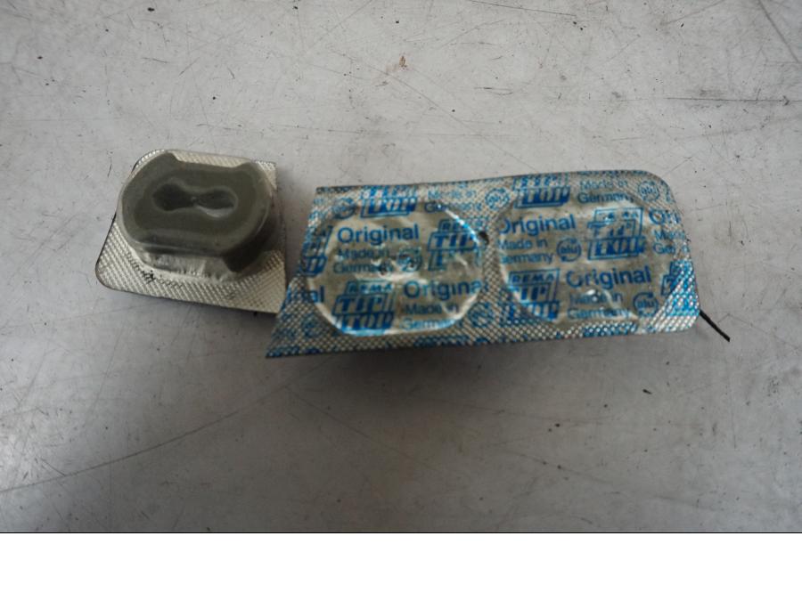 Höger sida på Verktyg från en BMW R 850 R -2004 motorcykel.