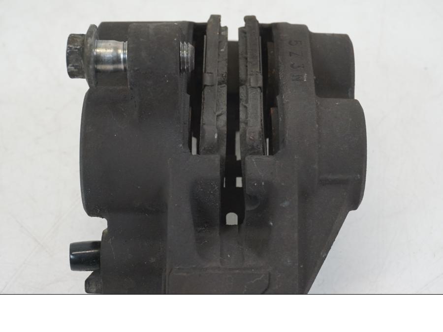 Snett nerifrån på Bromsok från en Yamaha XSR 700 -2016 motorcykel.