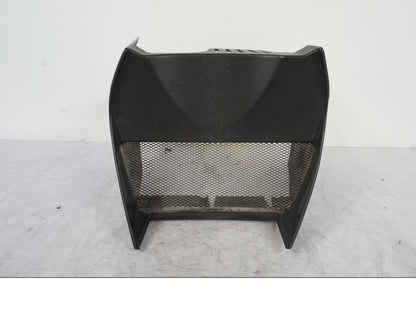 Snett nerifrån på Magkåpa från en KTM 990 Super Duke -2006 motorcykel.