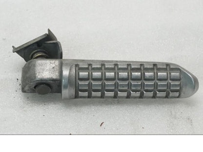 Framsidan på Fotpinne från en Kawasaki ZX-9R -1998 motorcykel.