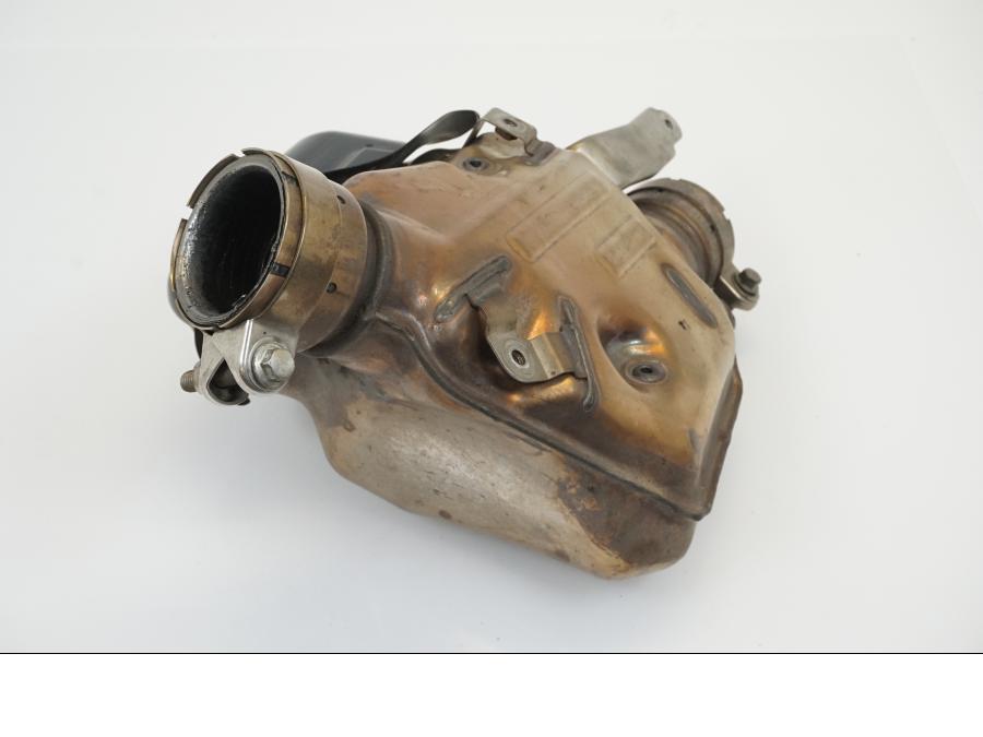 Höger sida på Mellanburk från en Kawasaki ZX-10R -2008 motorcykel.