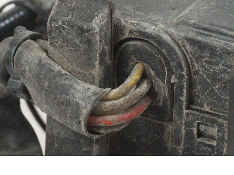 Vänster sida på Avgasspjällmotor från en Suzuki VZR 1800 -2009 motorcykel.