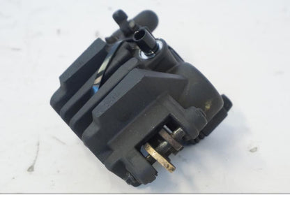 Snett nerifrån på Bromsok från en Kawasaki ER-6N -2012 motorcykel.