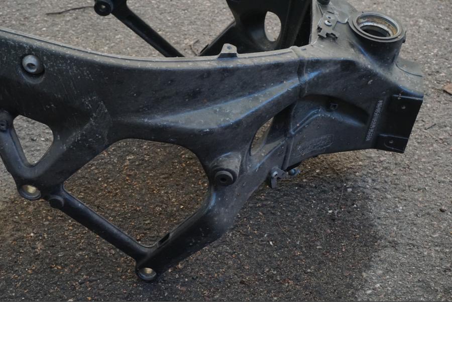 Snett uppifrån på Ram från en BMW S 1000 RR -2010 motorcykel.