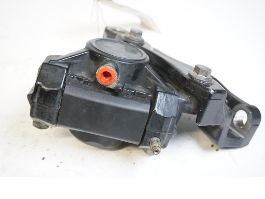 Baksidan på Bromsok från en Yamaha XVS 1100 -2000 motorcykel.