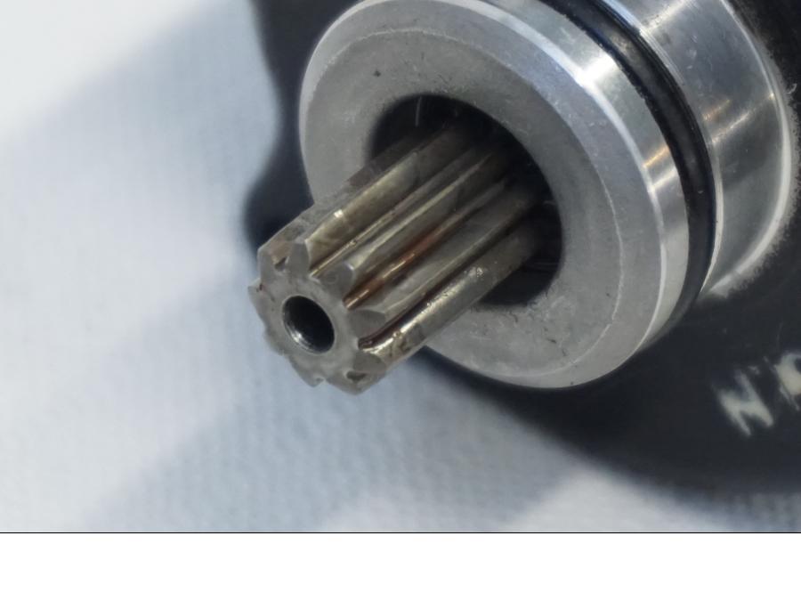 Höger sida på Startmotor från en Kawasaki VN 900 -2006 motorcykel.