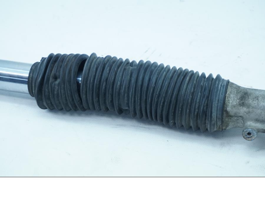 Vänster sida på Gaffelben från en Honda XL 600 V -1994 motorcykel.