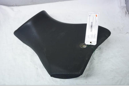 Höger sida på Sadel från en Yamaha YZF-R 125 -2009 motorcykel.