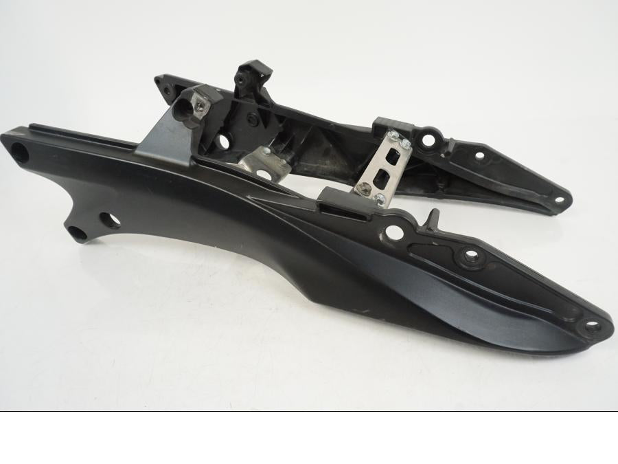 Snett nerifrån på Bakram från en Suzuki GSX-R 1000 -2007 motorcykel.