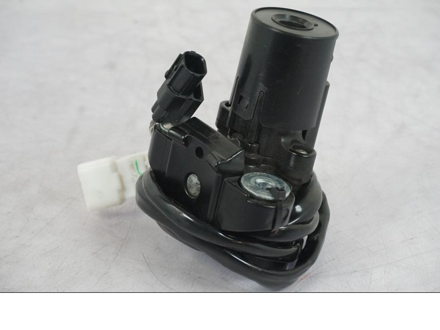 Höger sida på Låssats från en Kawasaki Z 900 -2019 motorcykel.