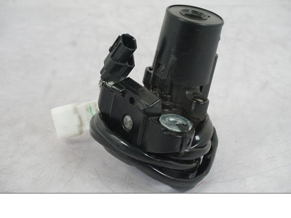 Höger sida på Låssats från en Kawasaki Z 900 -2019 motorcykel.