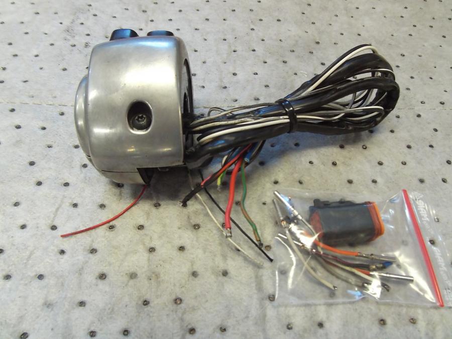 Baksidan på Styrelreglage från en H-D Touring Road King FLHR/I -1997 motorcykel.