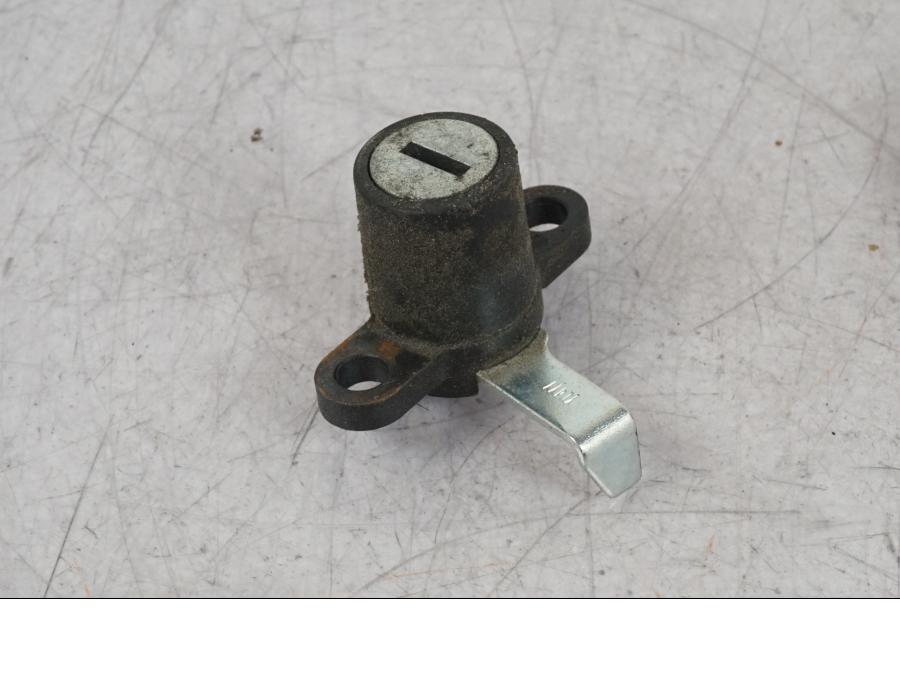 Snett nerifrån på Låssats från en Yamaha MT-09 SP -2018 motorcykel.