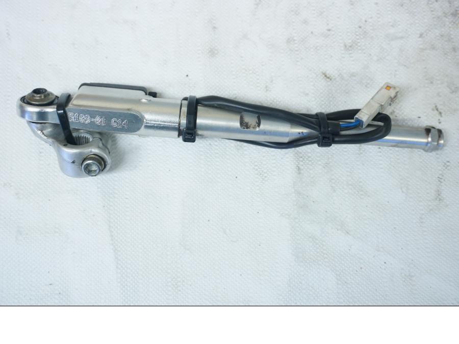 Baksidan på Quickshift från en Ducati 899 Panigale -2015 motorcykel.