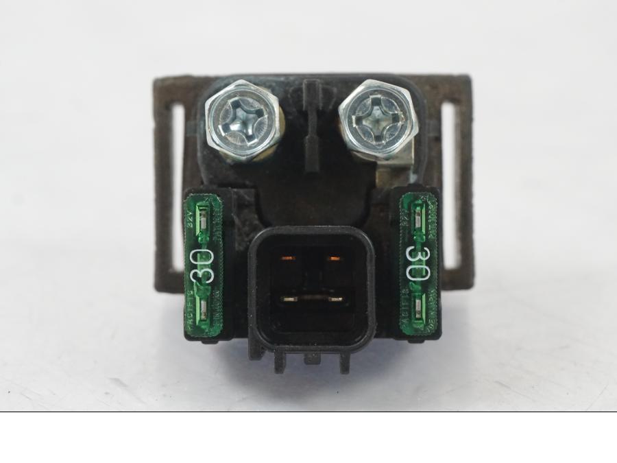 Höger sida på Startrelä från en Suzuki SV 650 S -2005 motorcykel.