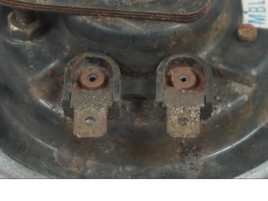 Snett uppifrån på Signalhorn / Tuta från en Triumph Tiger -2009 motorcykel.