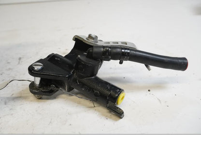 Framsidan på Bromshuvudcylinder från en Honda CBR 900 RR -1999 motorcykel.