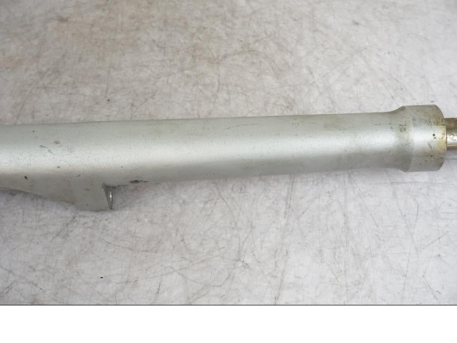 Snett uppifrån på Gaffelben från en BMW R 1100 RS -1996 motorcykel.