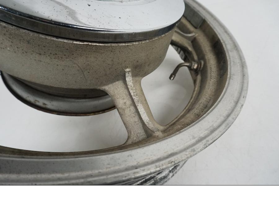 Extrabild2 på Fälg från en Yamaha XV 1100 -1993 motorcykel.