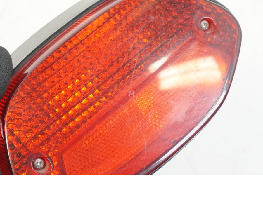 Vänster sida på Baklampa från en BMW F 650 CS -2003 motorcykel.