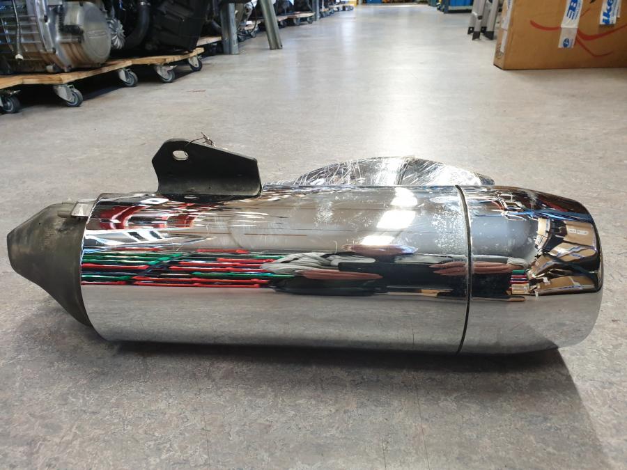 Framsidan på Ljuddämpare från en Honda CTX 1300 -2014 motorcykel.