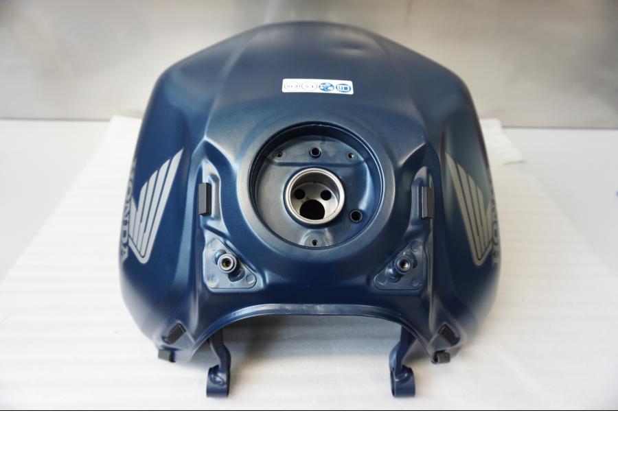 Höger sida på Bensintank från en Honda CB 650 R -2020 motorcykel.