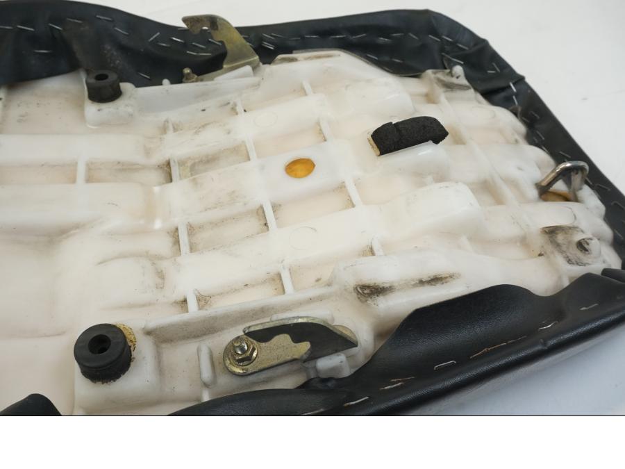 Extrabild5 på Sadel från en Honda CB 750 -2002 motorcykel.