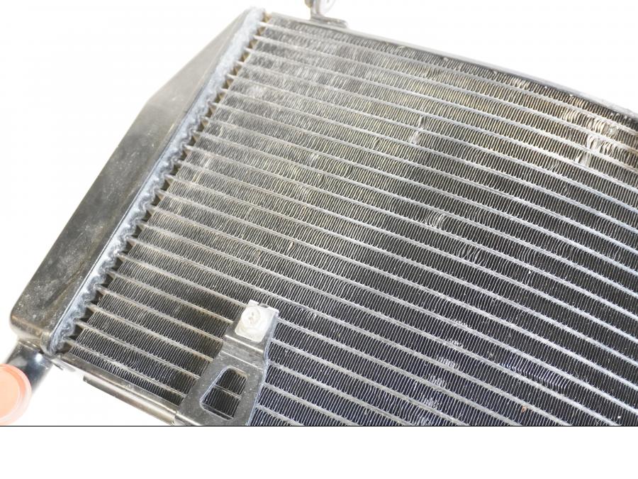 Extrabild2 på Vattenkyl från en Triumph Tiger -2012 motorcykel.