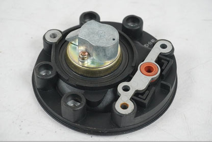 Extrabild3 på <p>Tanklock från Yamaha FZ-S 600 1998.</p>

<p>Med 1st nyckel och sadellås.</p> motorcykel.