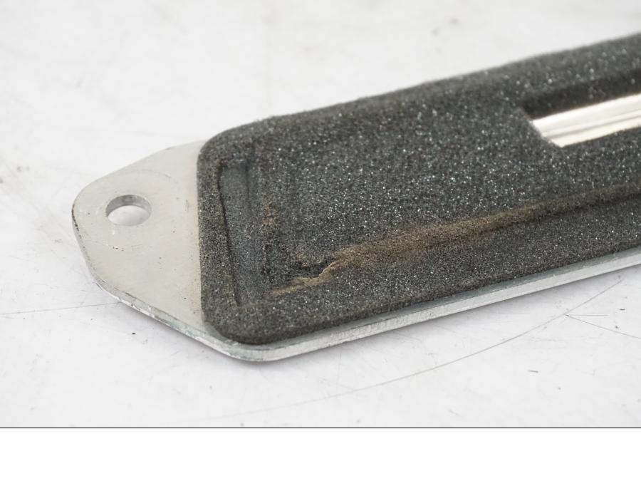 Snett nerifrån på Luftburkskåpa från en Kawasaki ZZ-R 1400 -2009 motorcykel.