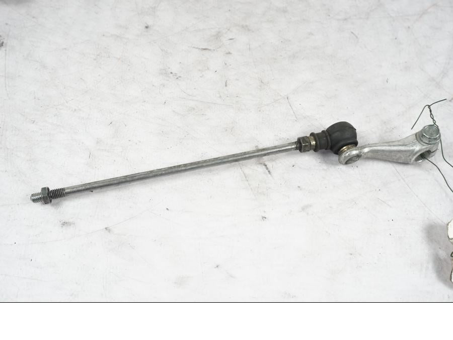 Framsidan på Växellänkage från en Honda VTR 1000 F -2001 motorcykel.