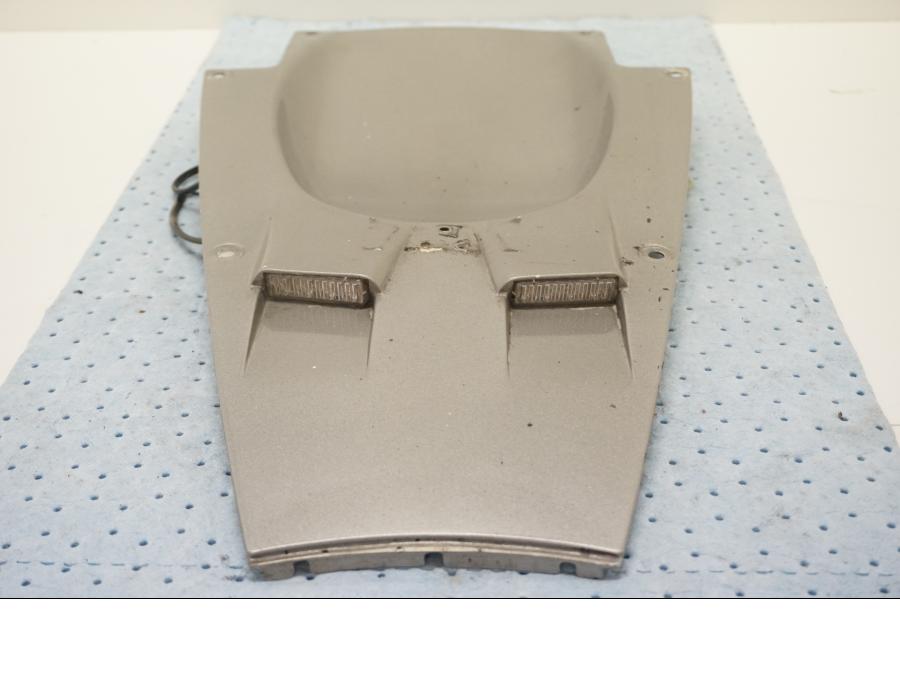 Höger sida på Undertail från en Yamaha YZF 1000 R1 -2003 motorcykel.