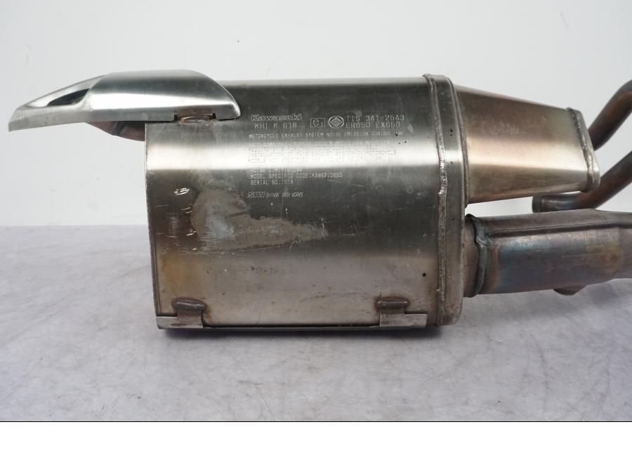 Extrabild6 på Avgassystem från en Kawasaki ER-6N ABS -2015 motorcykel.