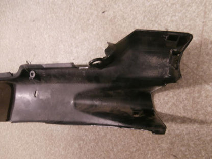 Snett nerifrån på Bakvinge från en Honda VFR 750 -1992 motorcykel.