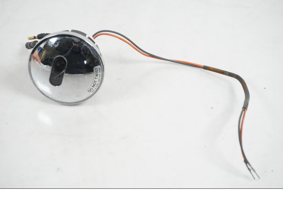 Framsidan på Bensintankmätare från en H-D Softail Standard FXST -2001 motorcykel.