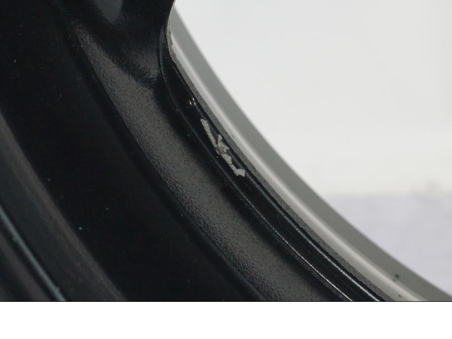 Extrabild5 på Fälg från en Suzuki GSX 1300 R -2010 motorcykel.