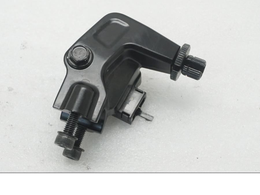 Framsidan på Kopplingsklo från en Kawasaki Z 400 -2020 motorcykel.