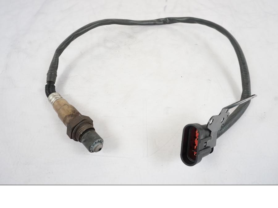 Framsidan på Lambdasond från en KTM 790 Duke -2019 motorcykel.