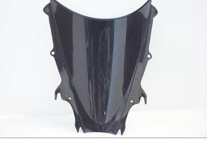 Vänster sida på Vindruta från en Triumph Daytona 675 -2010 motorcykel.