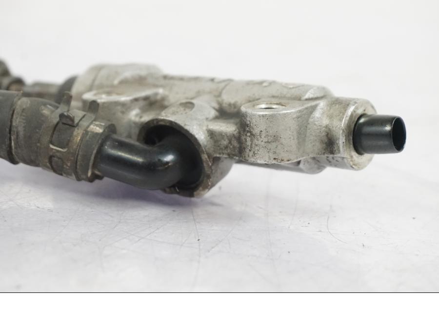 Vänster sida på Bromshuvudcylinder från en Yamaha XVS 1100 -2000 motorcykel.