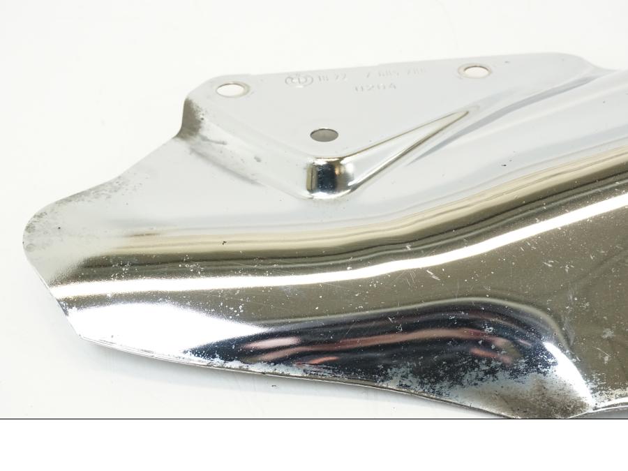 Höger sida på Ljuddämpardekor från en BMW K 1200 LT -2004 motorcykel.