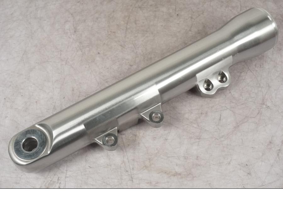 Framsidan på Gaffelben från en H-D Dyna Wide Glide FXDWG -2008 motorcykel.