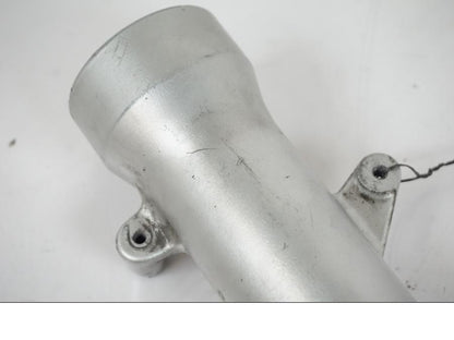 Snett nerifrån på Gaffelben från en BMW F 650 CS -2002 motorcykel.