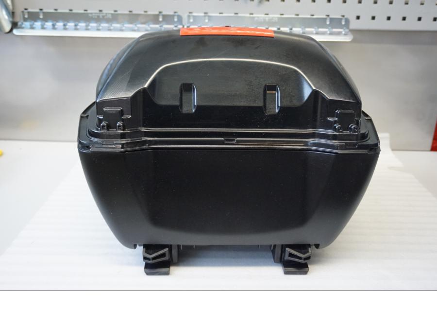 Vänster sida på Topbox från en BMW S 1000 XR -2019 motorcykel.