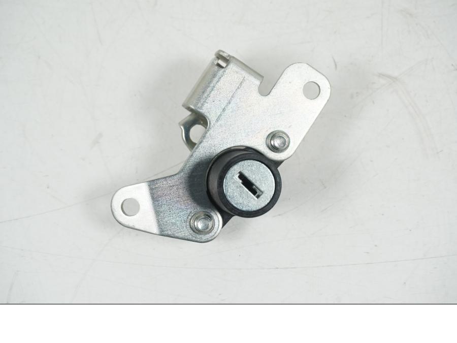 Höger sida på Låssats från en Yamaha MT-09 Tracer -2021 motorcykel.