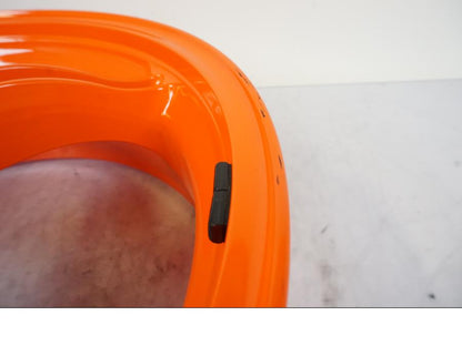 Snett uppifrån på Fälg från en KTM 1290 Super Duke R -2023 motorcykel.