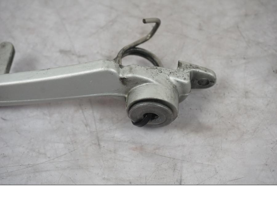 Baksidan på Bromspedal från en BMW F 800 R -2018 motorcykel.