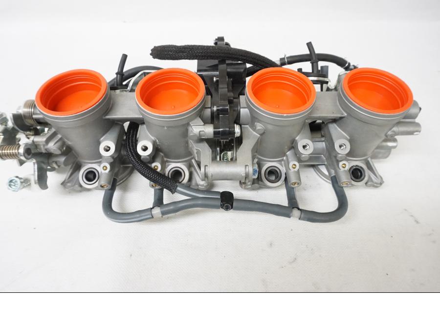 Framsidan på Spjällhus från en Kawasaki Z 900 -2020 motorcykel.